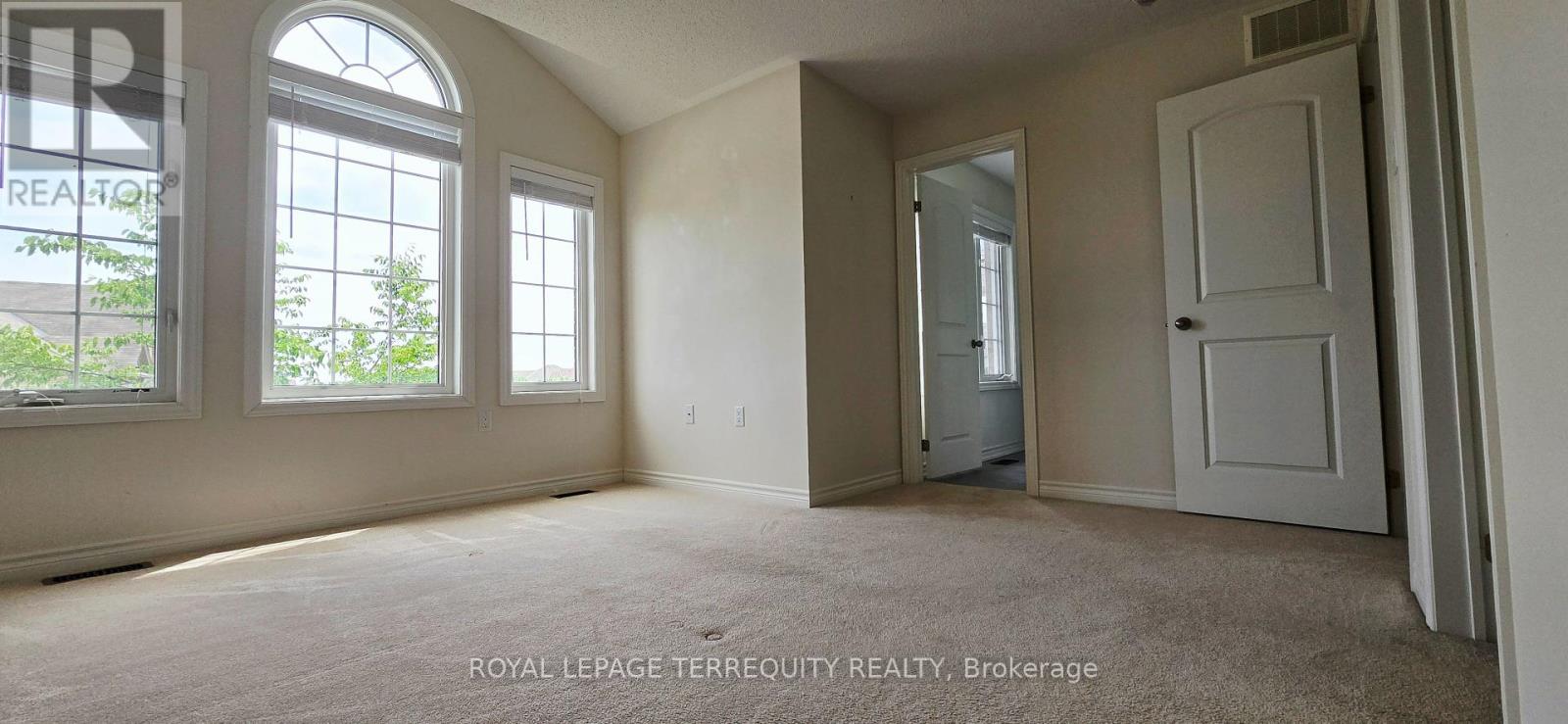 596 Settlers Ridge, Peterborough North (North), Ontario  K9L 0E6 - Photo 6 - X12236933