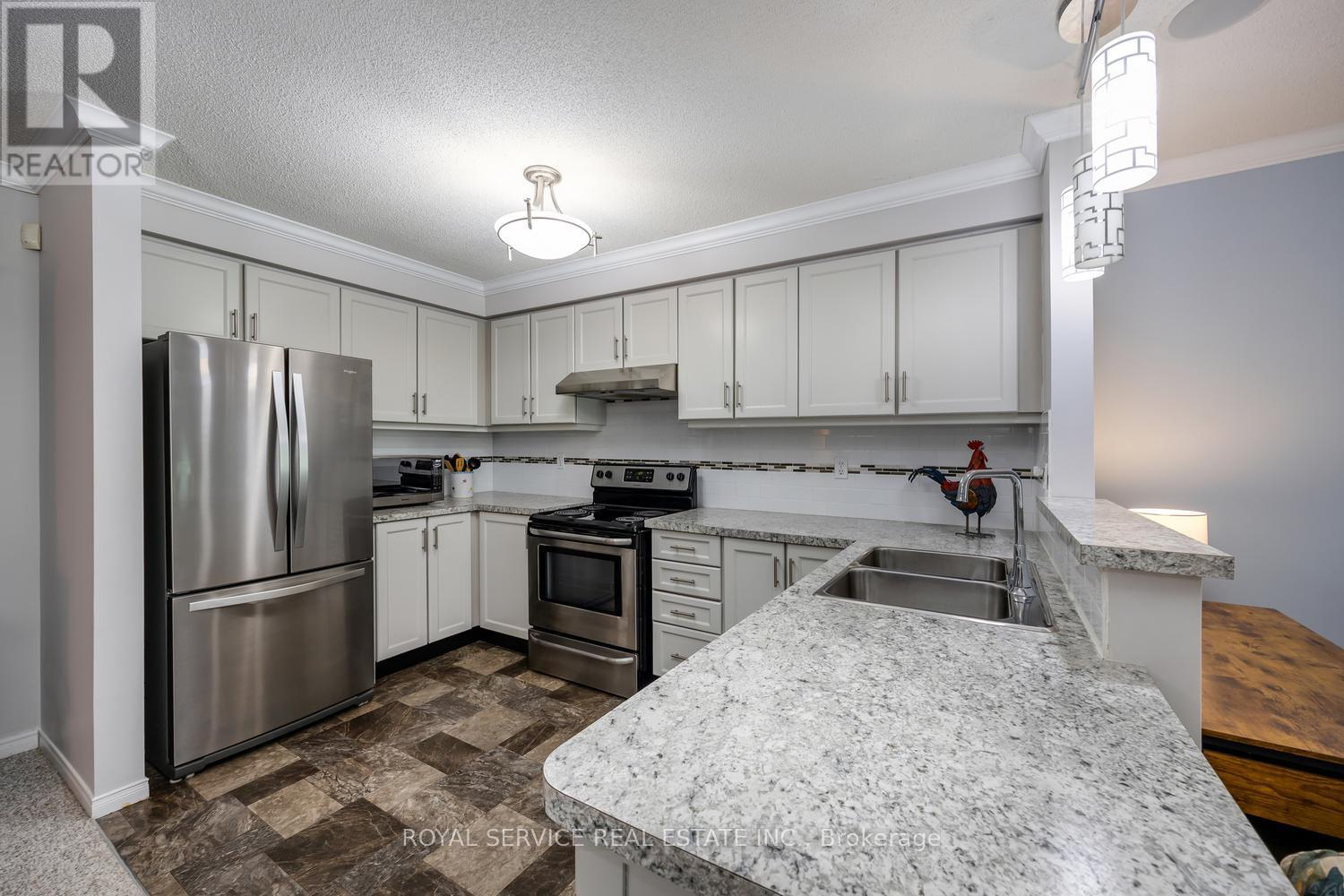 1275 Eagle Crescent, Peterborough West (North), Ontario  K9K 2K6 - Photo 7 - X12237300