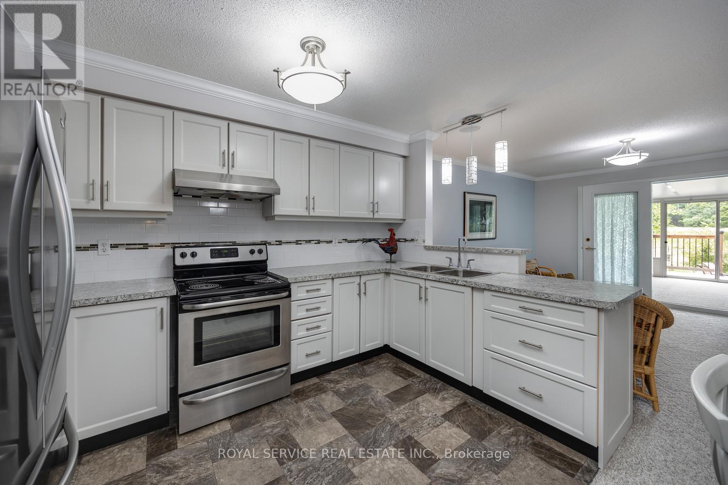 1275 Eagle Crescent, Peterborough West (North), Ontario  K9K 2K6 - Photo 8 - X12237300