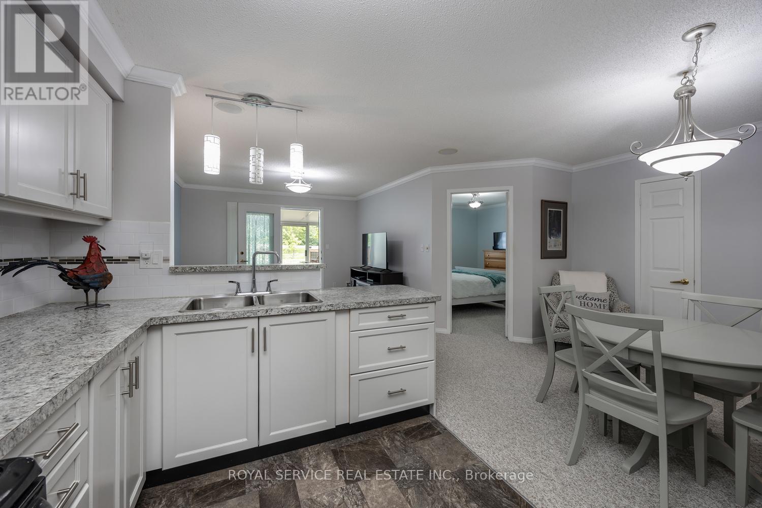 1275 Eagle Crescent, Peterborough West (North), Ontario  K9K 2K6 - Photo 9 - X12237300