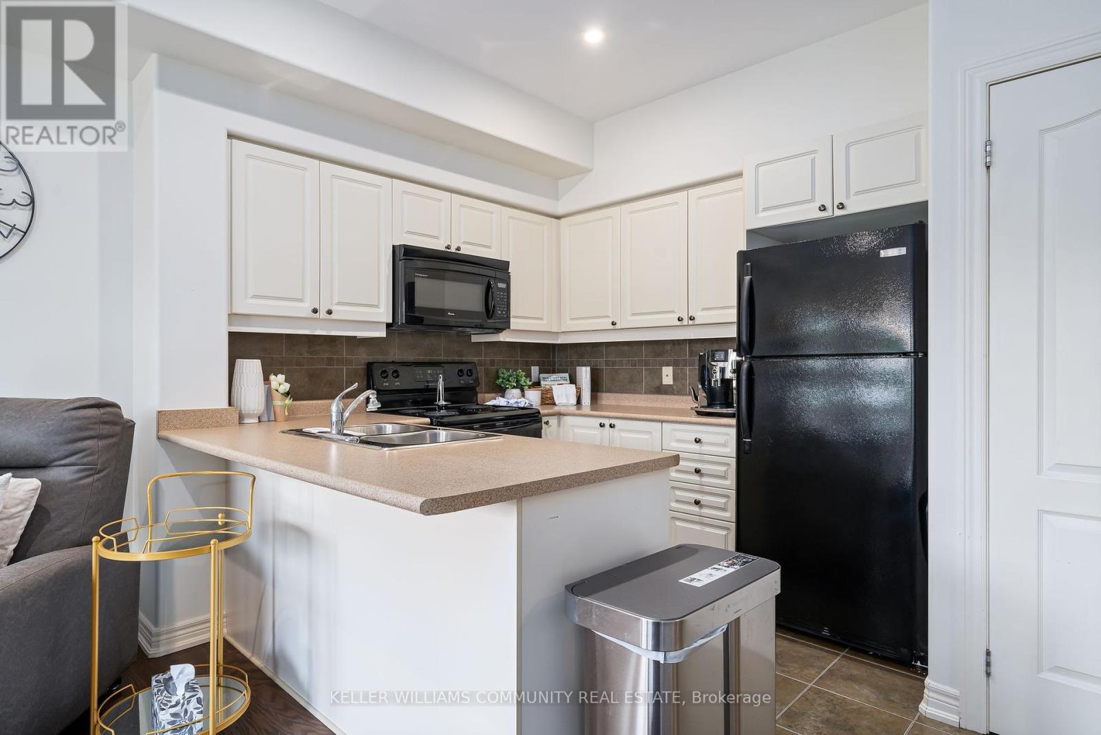 317 - 869 Clonsilla Avenue, Peterborough West (Central), Ontario  K9J 0B7 - Photo 10 - X12237500
