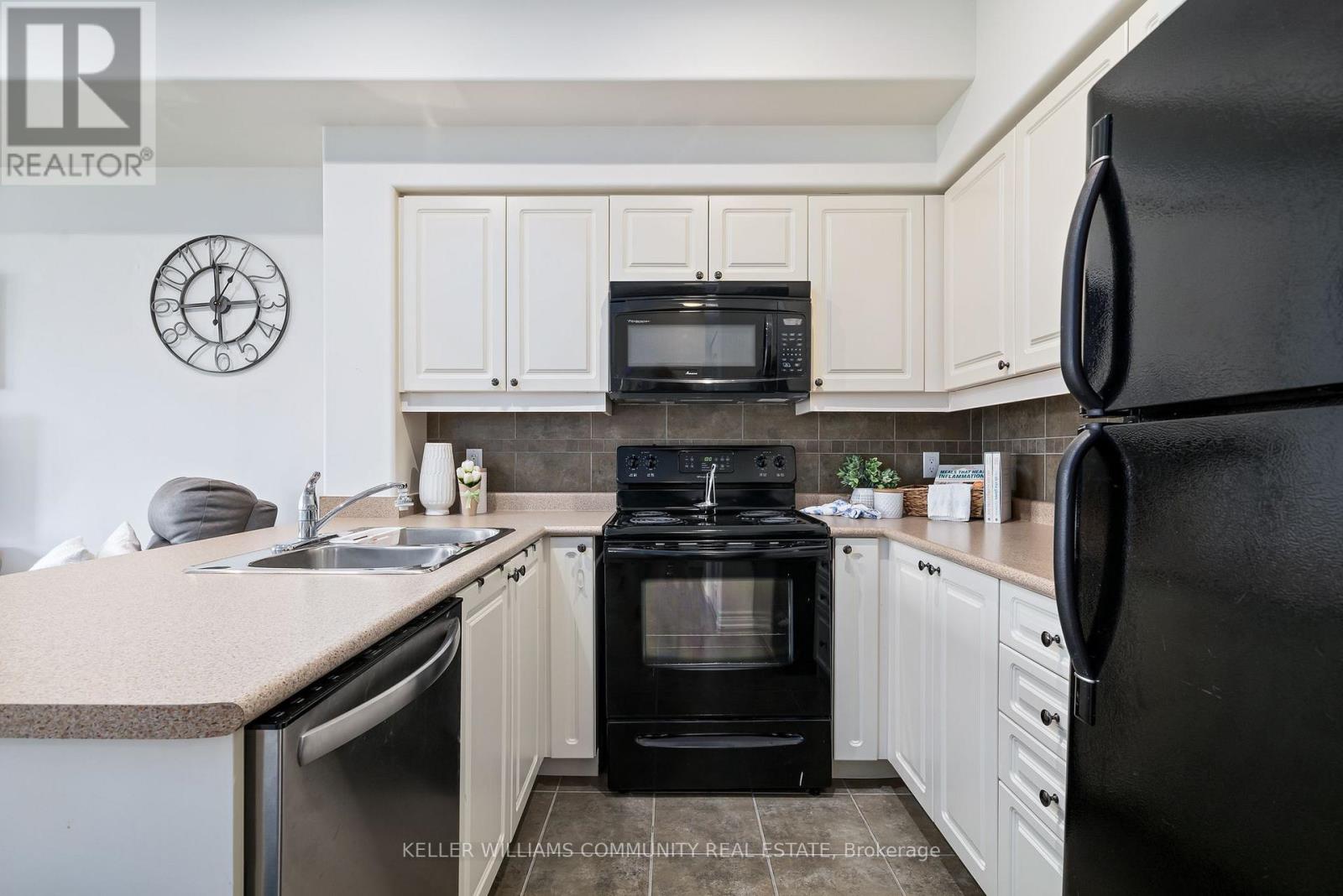 317 - 869 Clonsilla Avenue, Peterborough West (Central), Ontario  K9J 0B7 - Photo 9 - X12237500