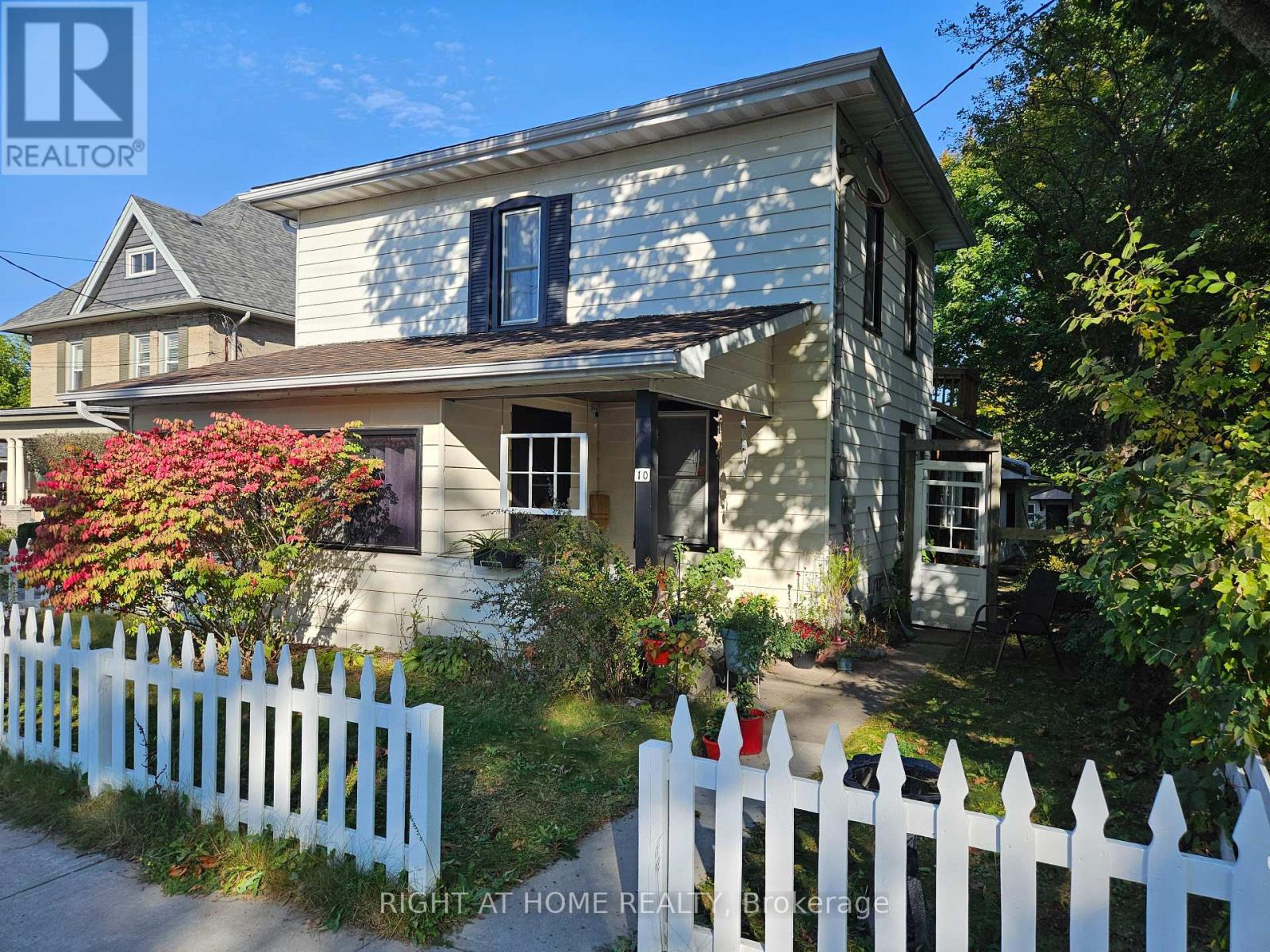 10 REGENT STREET, selwyn, Ontario