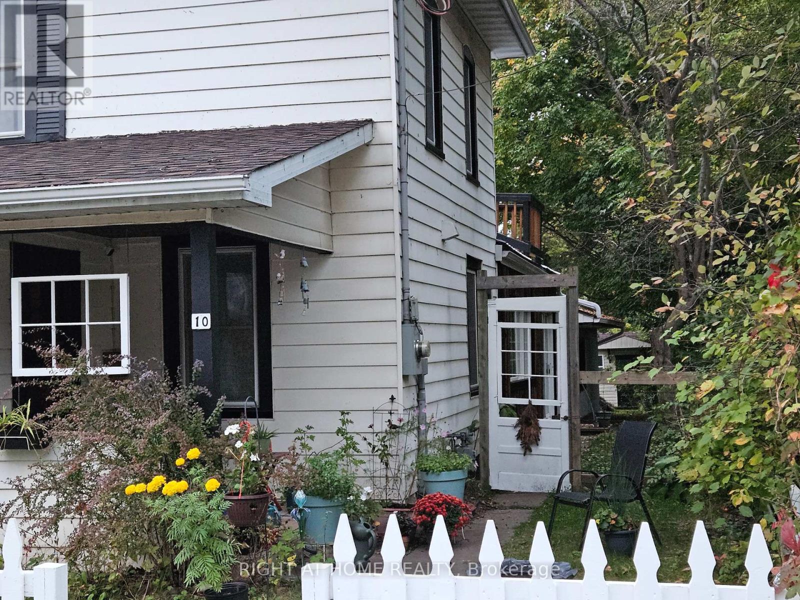 10 Regent Street, Selwyn, Ontario  K0L 2H0 - Photo 3 - X12237527