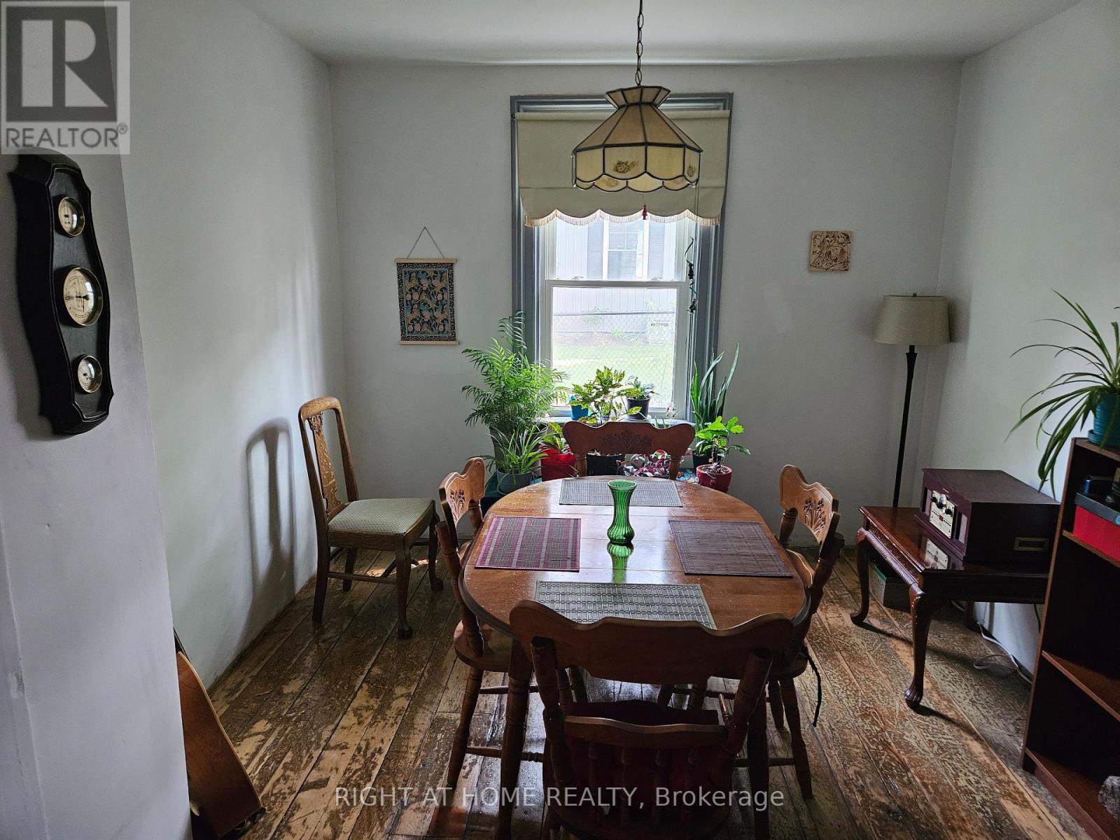 10 Regent Street, Selwyn, Ontario  K0L 2H0 - Photo 5 - X12237527