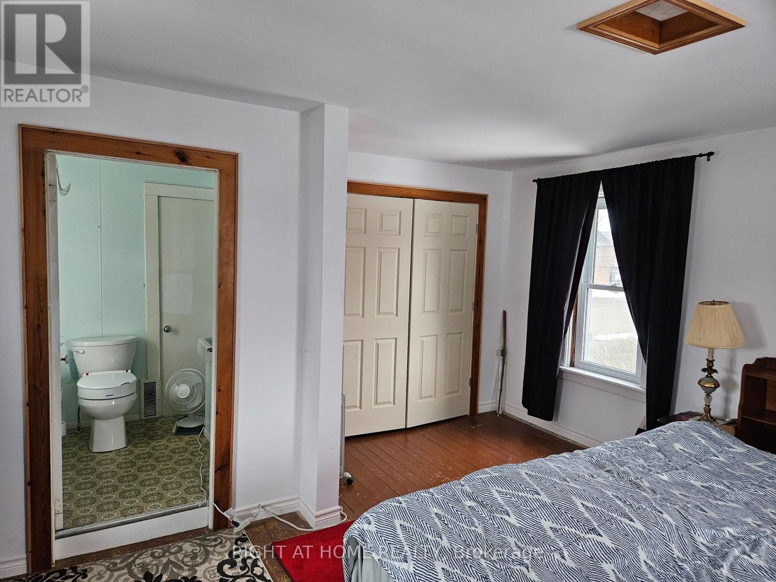 10 Regent Street, Selwyn, Ontario  K0L 2H0 - Photo 7 - X12237527