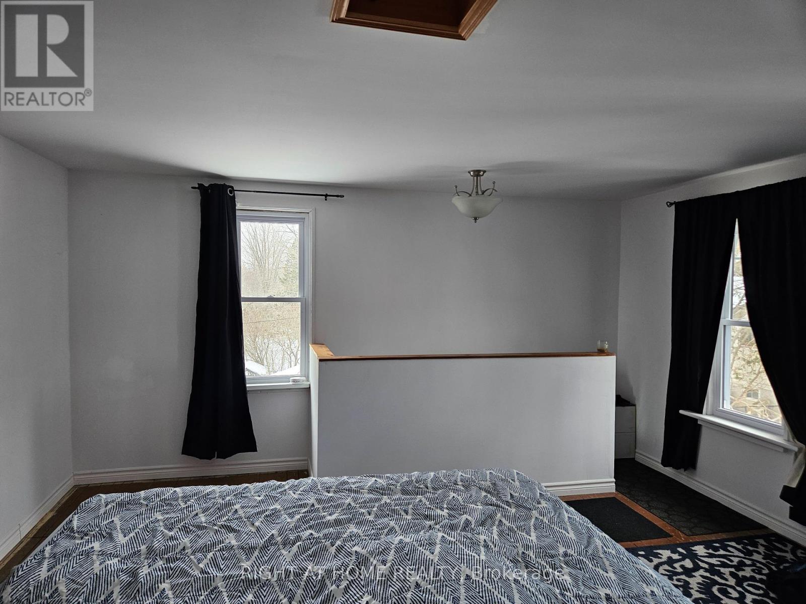 10 Regent Street, Selwyn, Ontario  K0L 2H0 - Photo 8 - X12237527