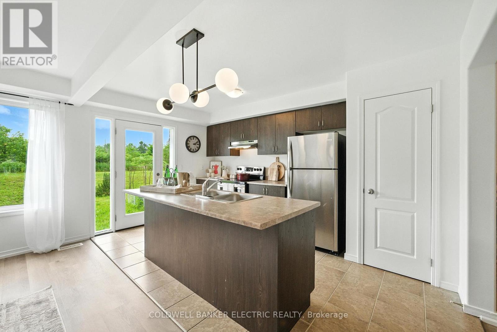 1651 Hetherington Drive, Peterborough North (University Heights), Ontario  K9L 0G6 - Photo 10 - X12237600