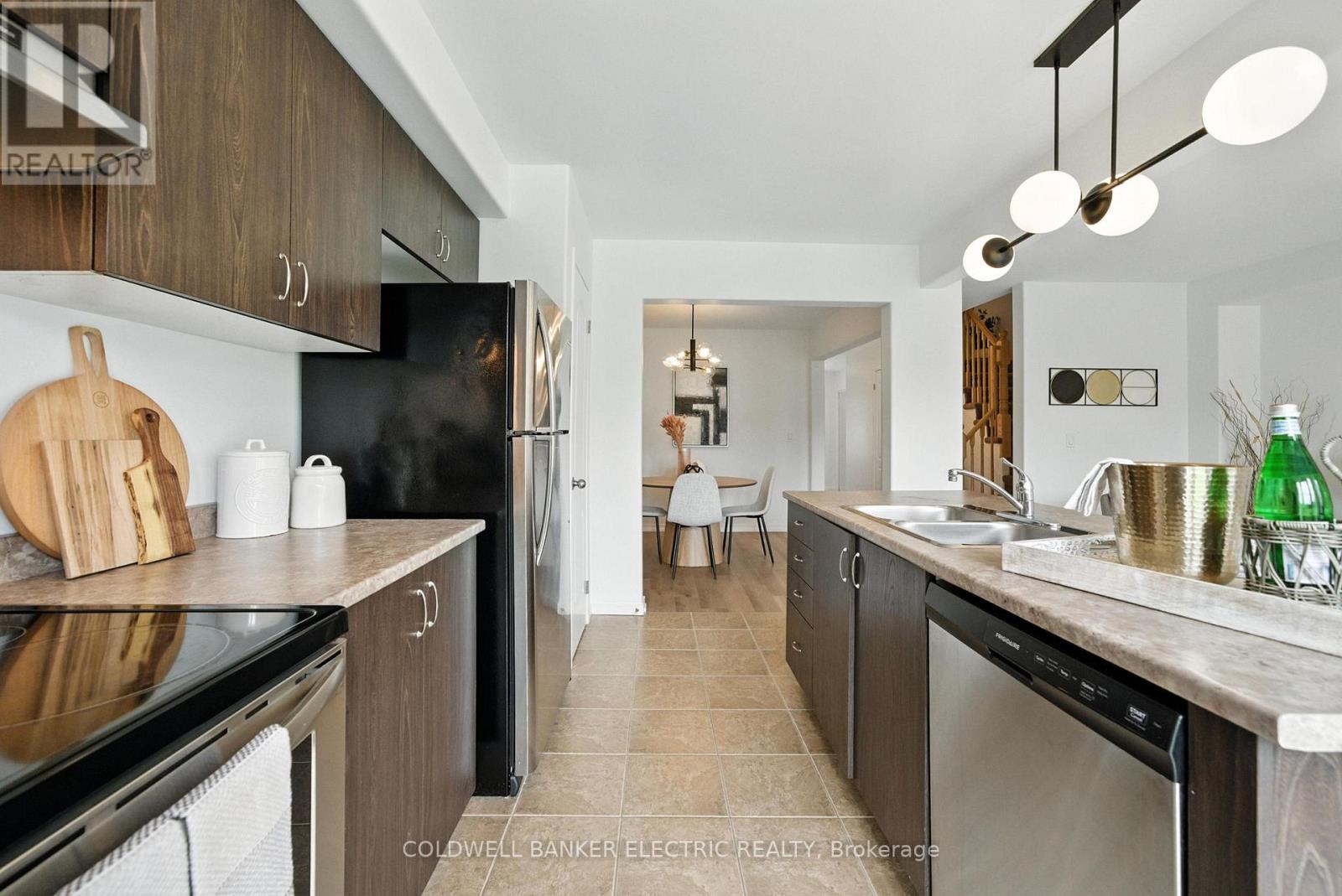 1651 Hetherington Drive, Peterborough North (University Heights), Ontario  K9L 0G6 - Photo 13 - X12237600