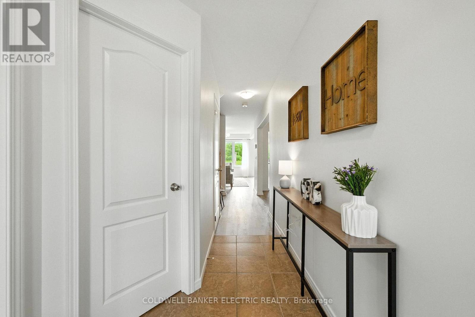 1651 Hetherington Drive, Peterborough North (University Heights), Ontario  K9L 0G6 - Photo 4 - X12237600