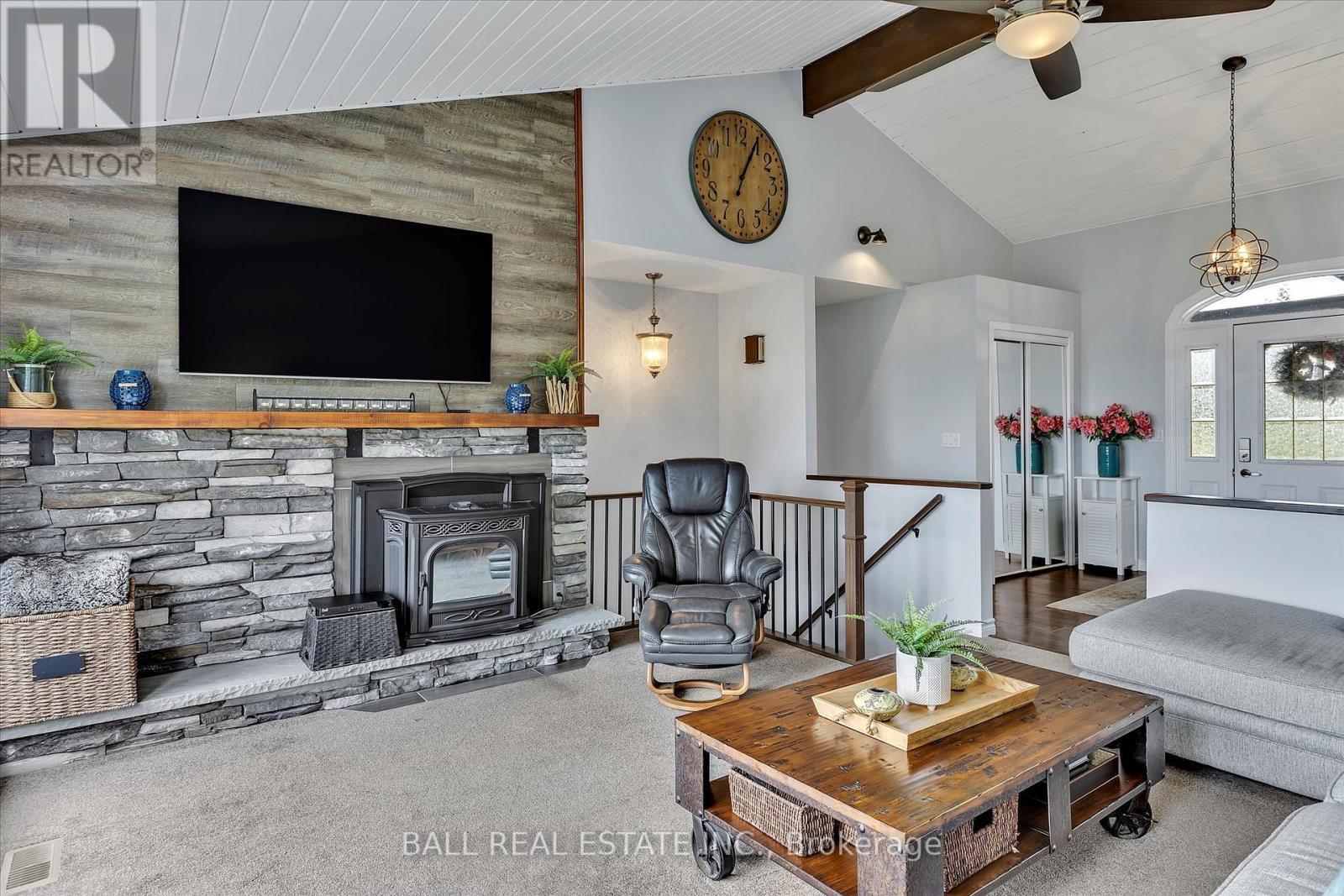 110 Lakeview Drive, Trent Hills (Campbellford), Ontario  K0L 1L0 - Photo 8 - X12237653