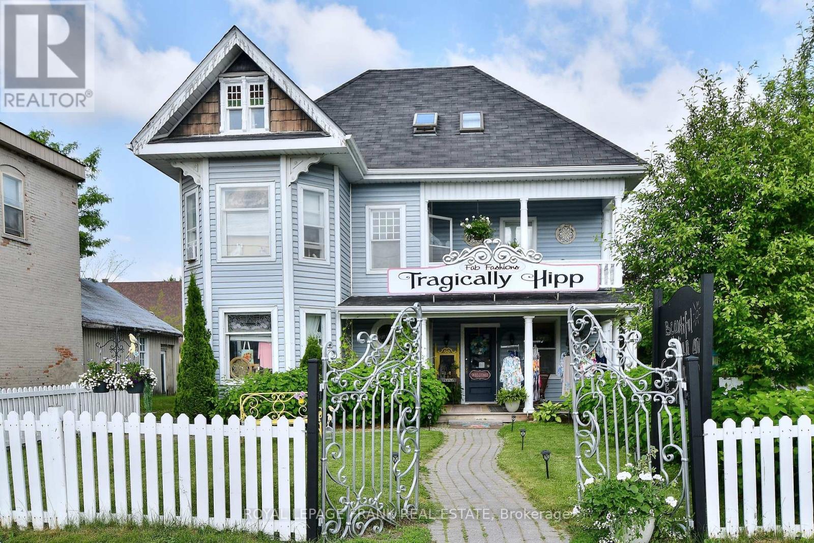 60 QUEEN STREET, selwyn, Ontario