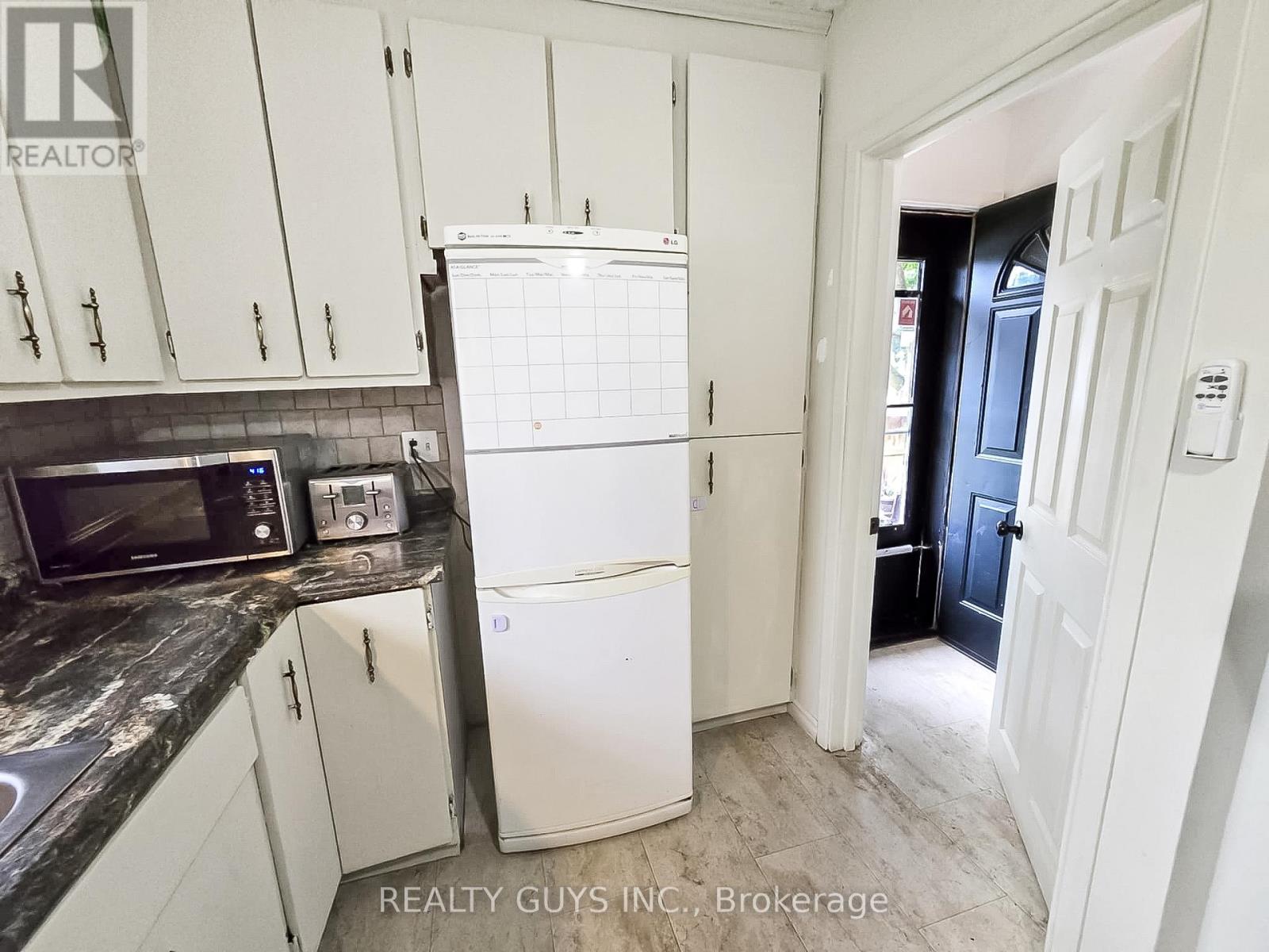 650 Crawford Drive, Peterborough South (West), Ontario  K9J 3W7 - Photo 18 - X12238590