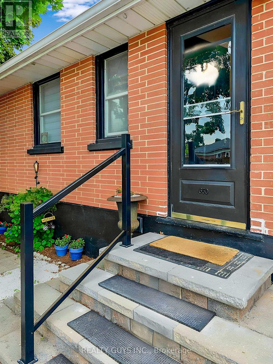 650 Crawford Drive, Peterborough South (West), Ontario  K9J 3W7 - Photo 3 - X12238590
