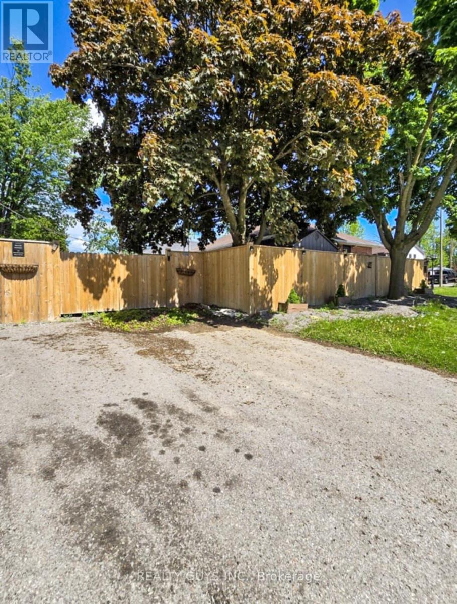 650 Crawford Drive, Peterborough South (West), Ontario  K9J 3W7 - Photo 4 - X12238590