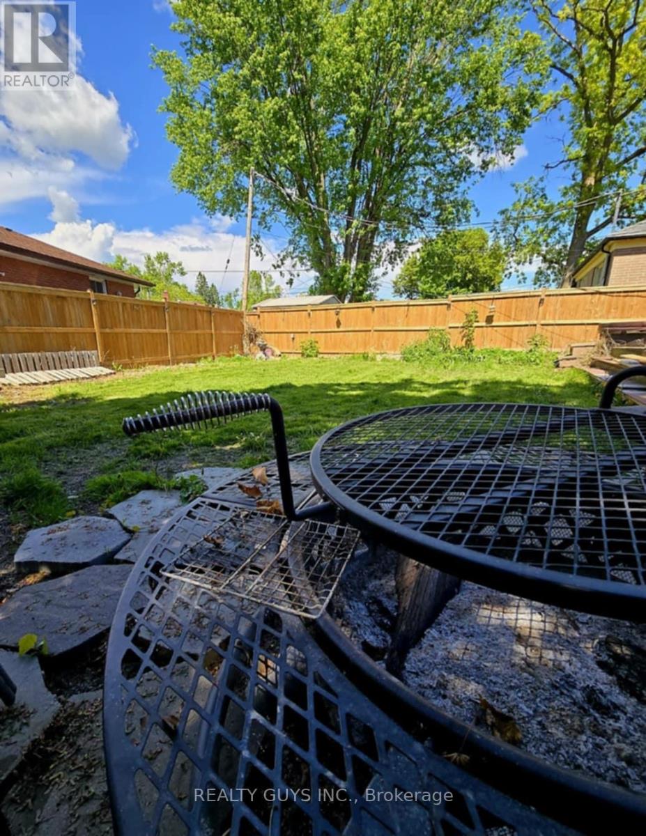 650 Crawford Drive, Peterborough South (West), Ontario  K9J 3W7 - Photo 7 - X12238590
