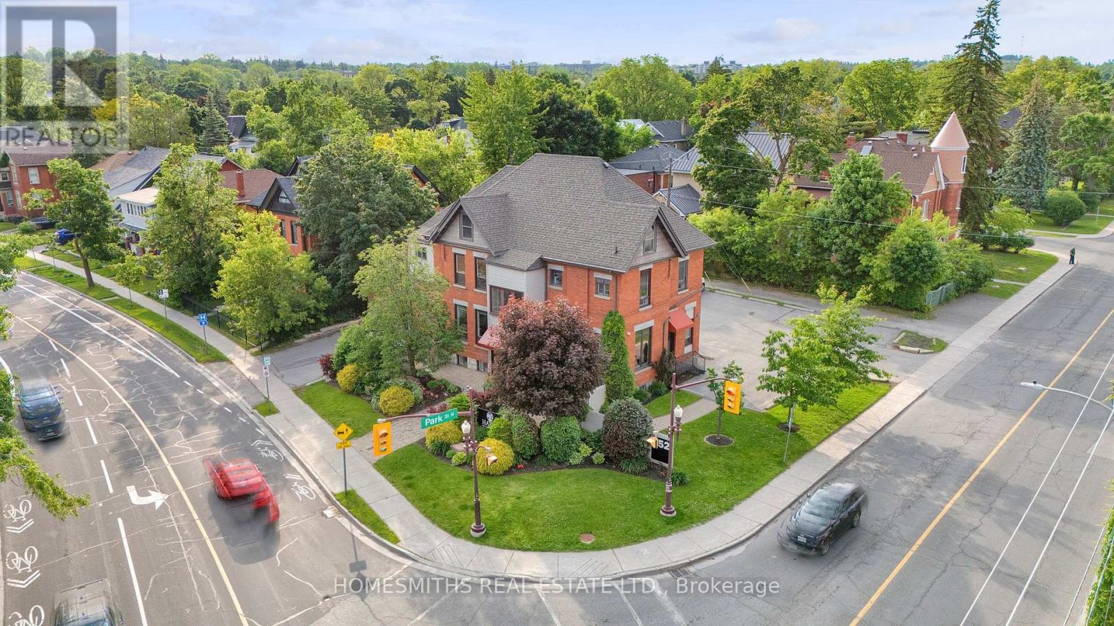 452 Charlotte Street, Peterborough Central (Old West End), Ontario  K9J 2W3 - Photo 1 - X12238801