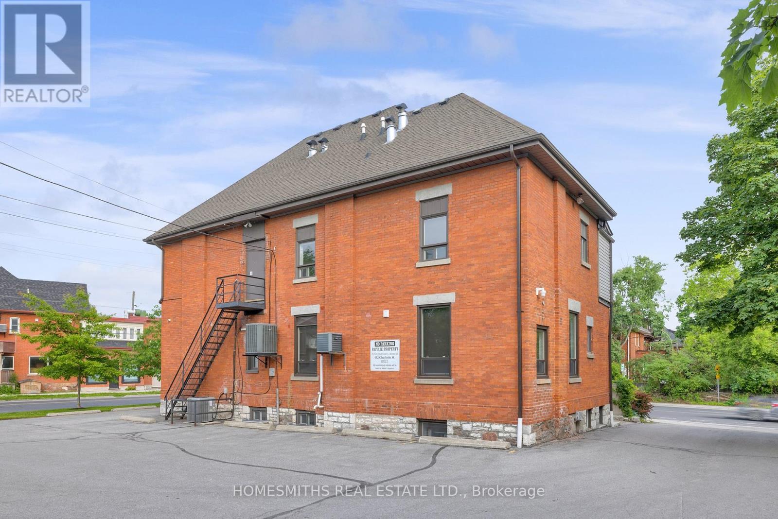 452 Charlotte Street, Peterborough Central (Old West End), Ontario  K9J 2W3 - Photo 39 - X12238801