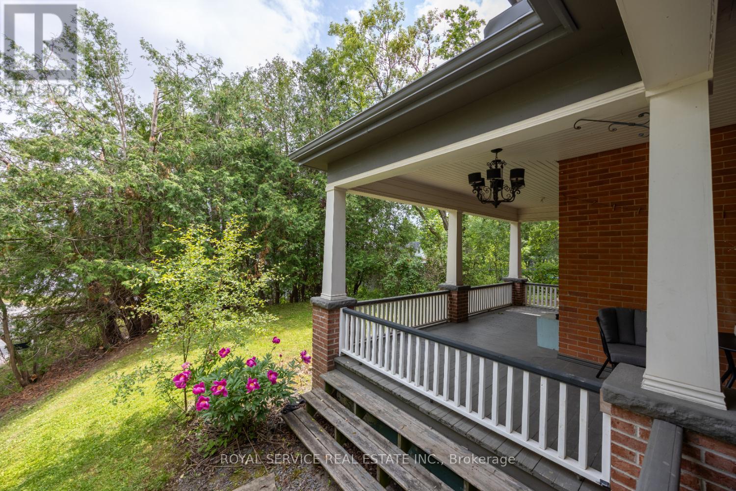 47 Kawartha Heights Boulevard, Peterborough West (Central), Ontario  K9J 1N5 - Photo 4 - X12238844