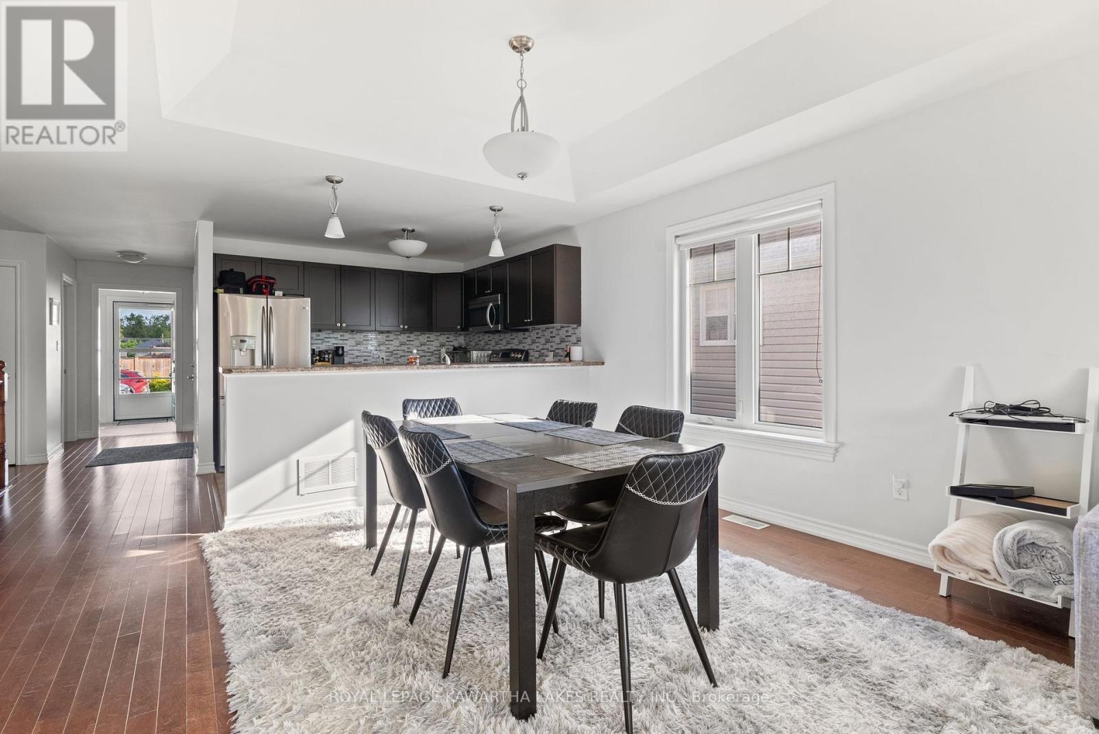 20 Lisbeth Crescent, Kawartha Lakes (Lindsay), Ontario  K9V 0C9 - Photo 10 - X12238923