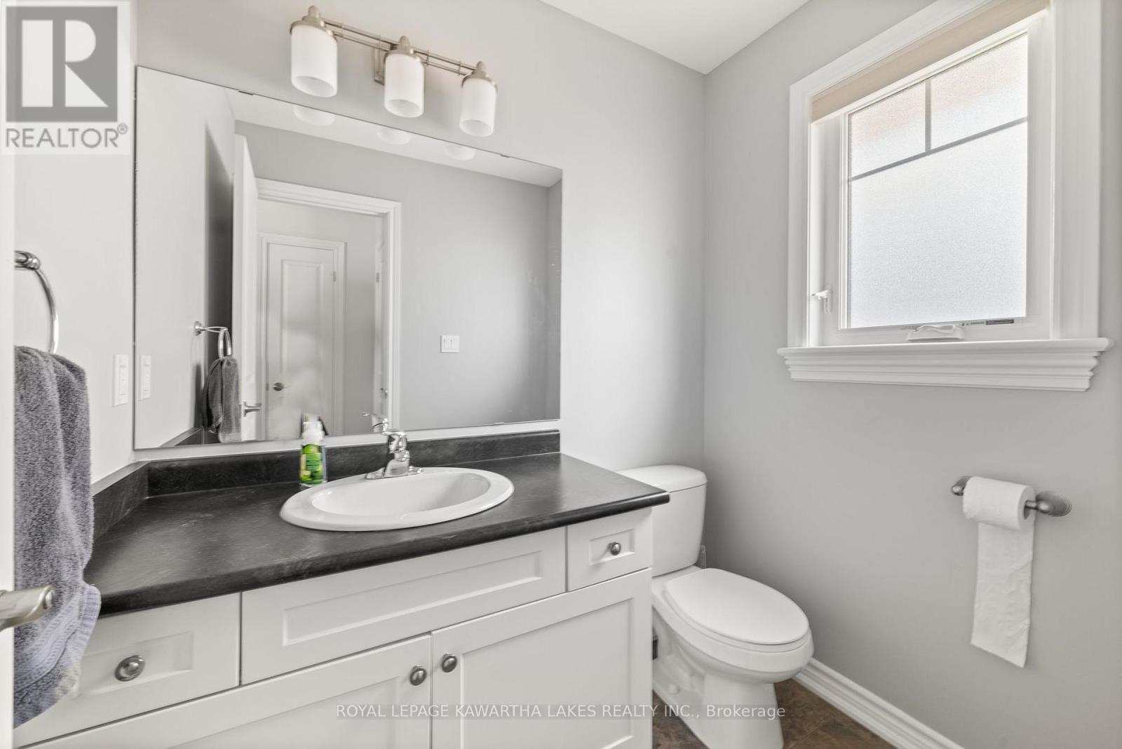20 Lisbeth Crescent, Kawartha Lakes (Lindsay), Ontario  K9V 0C9 - Photo 17 - X12238923