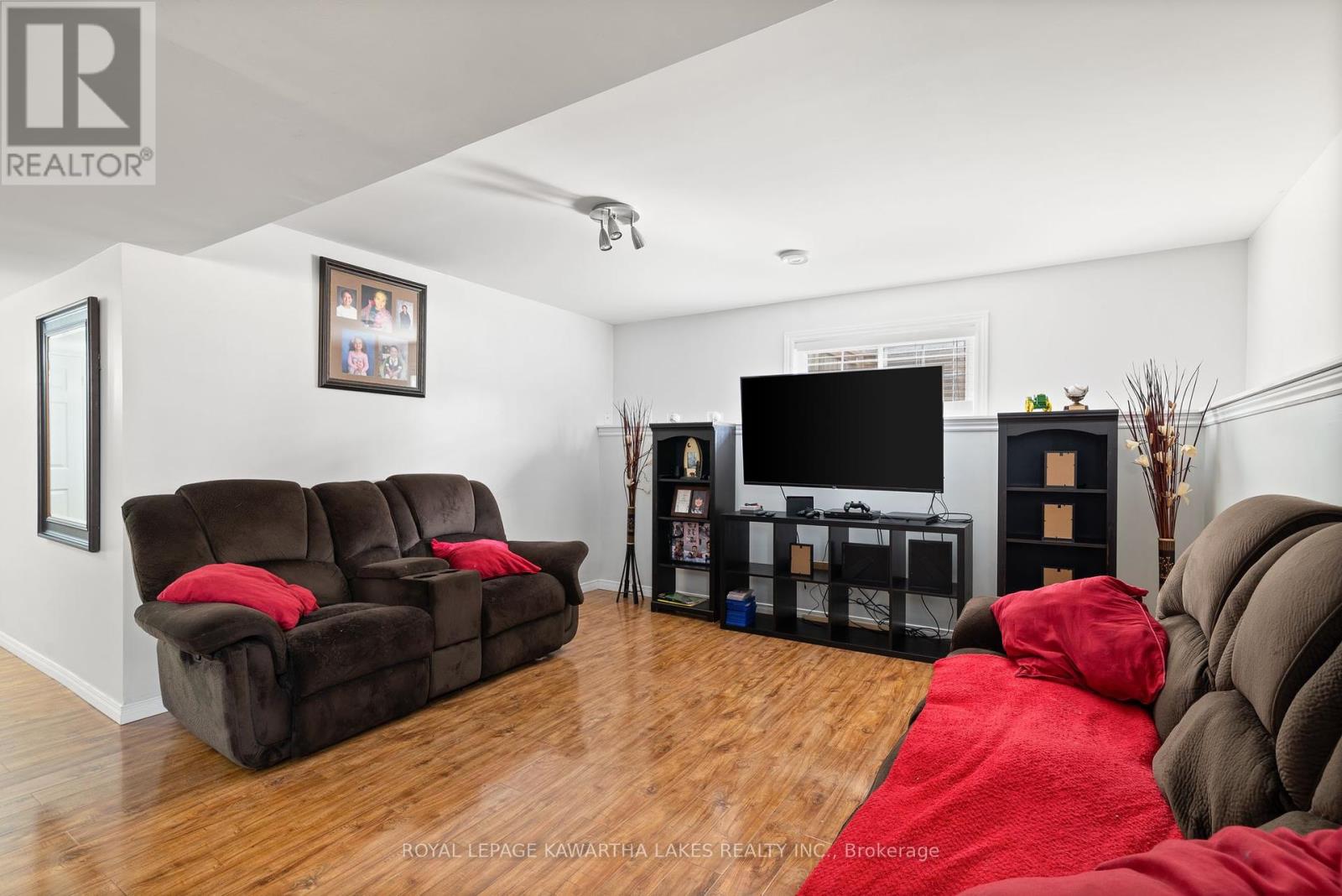 20 Lisbeth Crescent, Kawartha Lakes (Lindsay), Ontario  K9V 0C9 - Photo 21 - X12238923