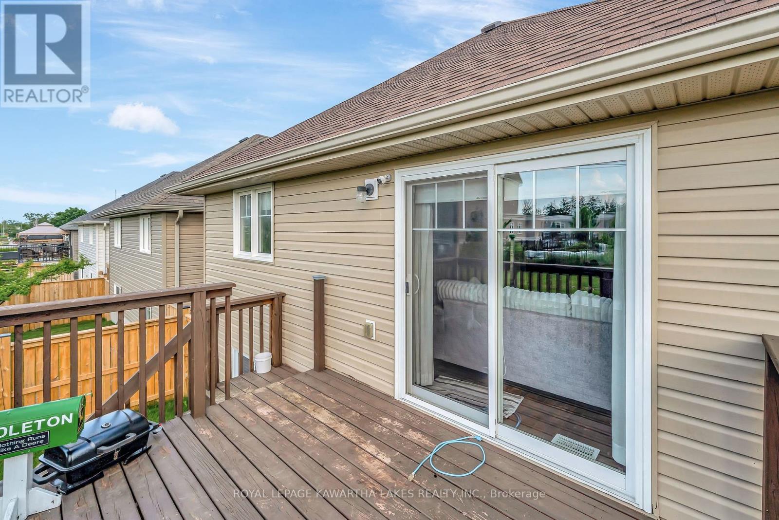 20 Lisbeth Crescent, Kawartha Lakes (Lindsay), Ontario  K9V 0C9 - Photo 27 - X12238923
