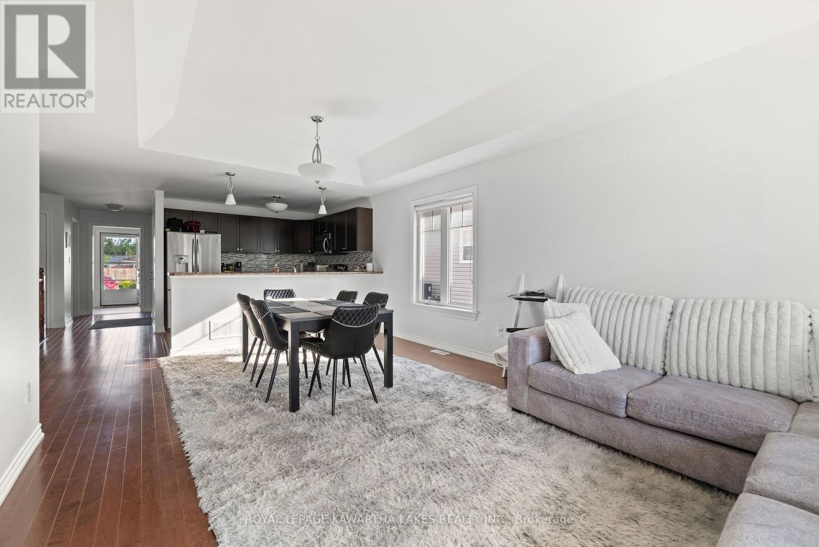 20 Lisbeth Crescent, Kawartha Lakes (Lindsay), Ontario  K9V 0C9 - Photo 9 - X12238923