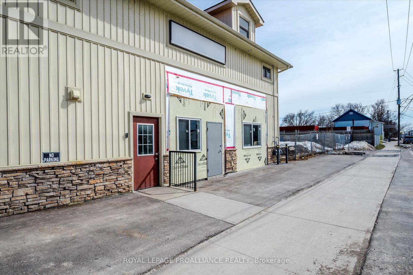 255 Mcdonnel Street, Peterborough Central (North), Ontario  K9H 2W2 - Photo 13 - X12238955