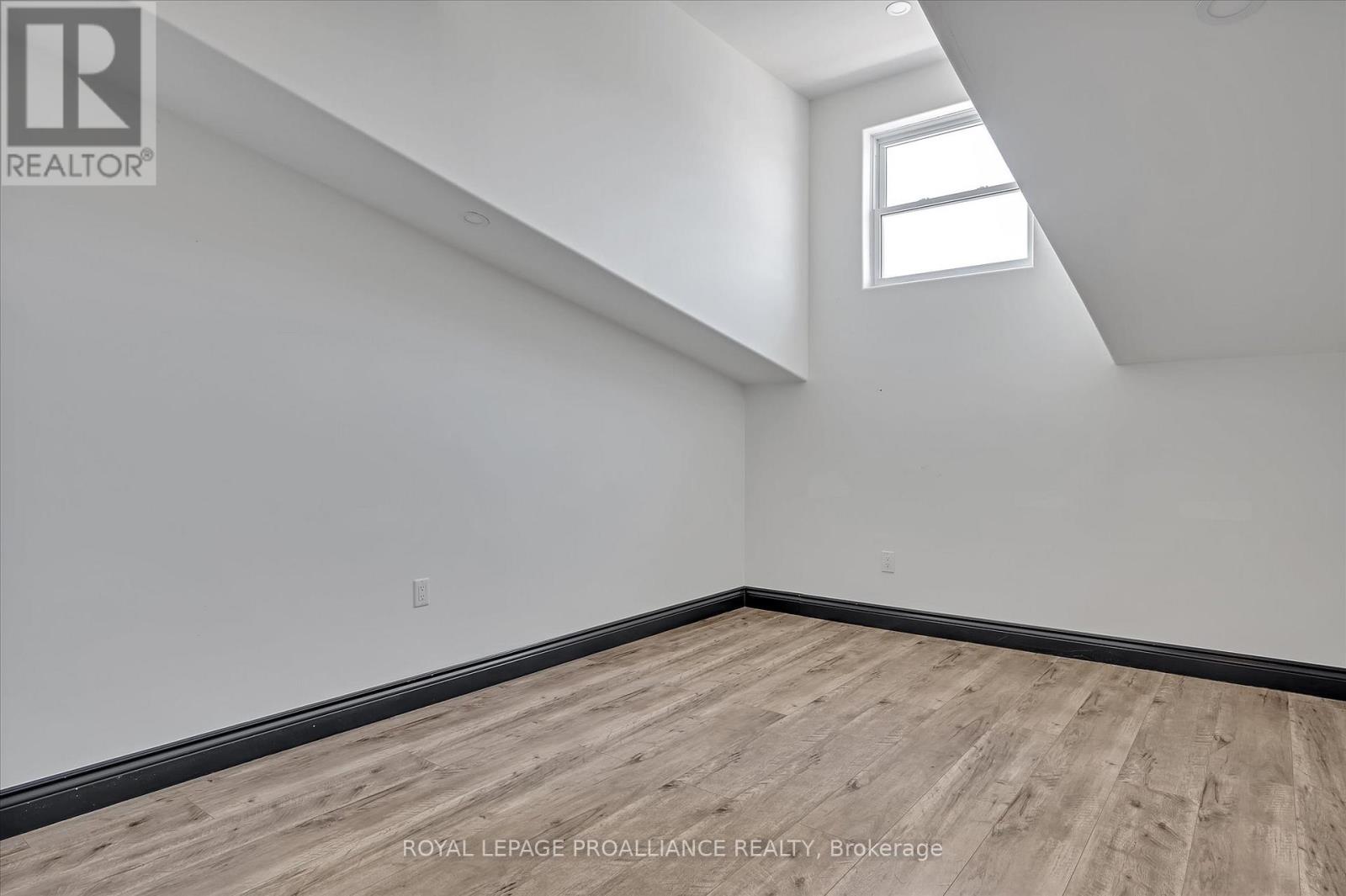 255 Mcdonnel Street, Peterborough Central (North), Ontario  K9H 2W2 - Photo 30 - X12238955