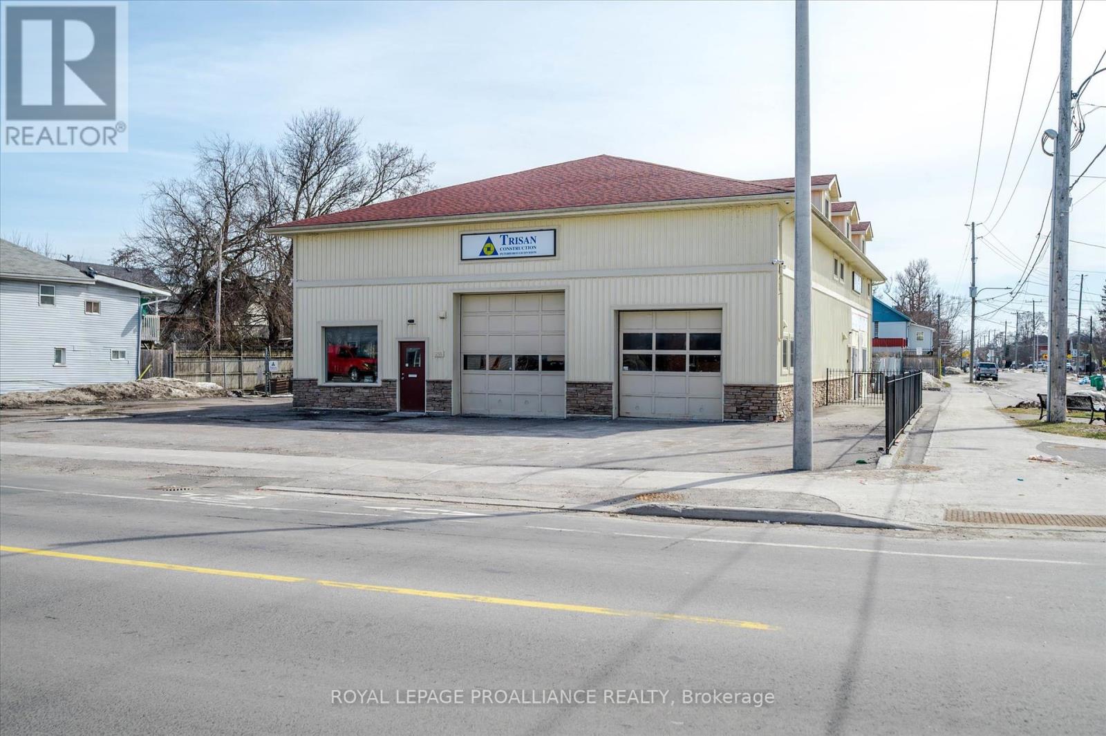 255 Mcdonnel Street, Peterborough Central (North), Ontario  K9H 2W2 - Photo 4 - X12238955