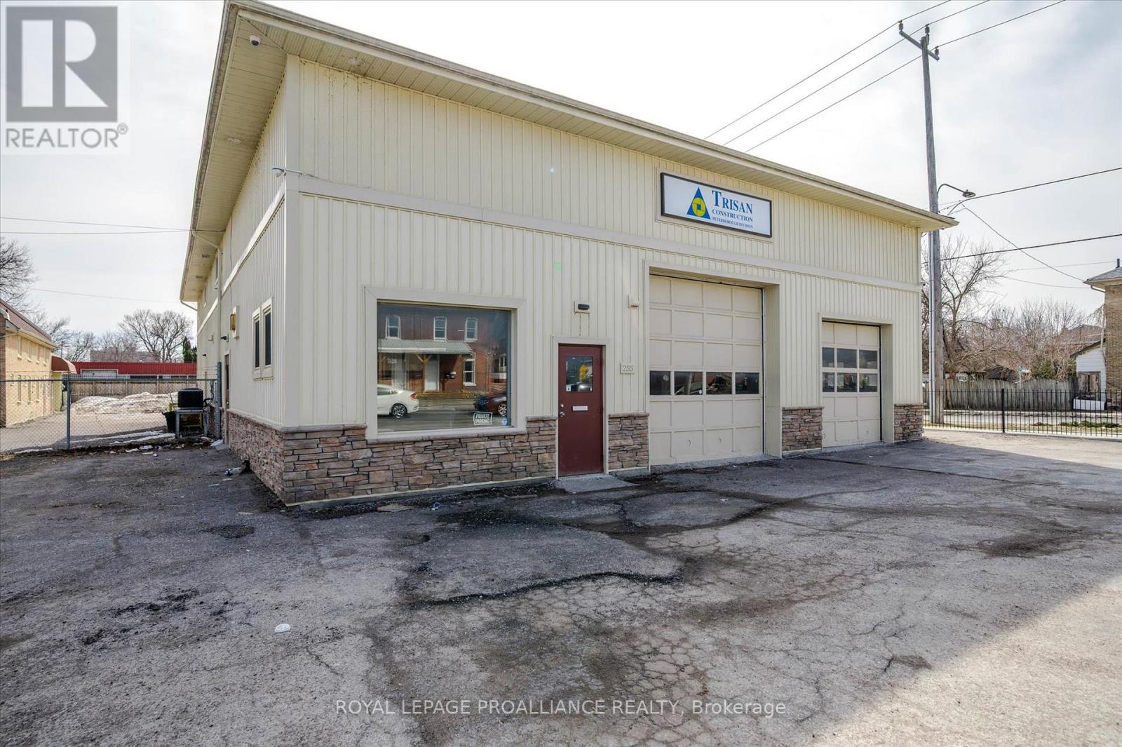 255 Mcdonnel Street, Peterborough Central (North), Ontario  K9H 2W2 - Photo 5 - X12238955