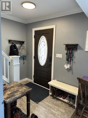 215 Braidwood Avenue, Peterborough South (East), Ontario  K9J 1V2 - Photo 4 - X12239010