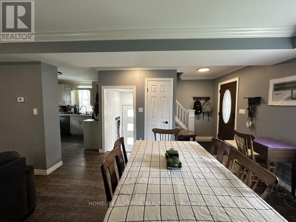 215 Braidwood Avenue, Peterborough South (East), Ontario  K9J 1V2 - Photo 6 - X12239010