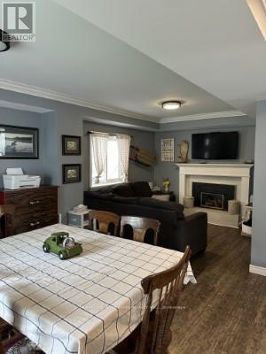 215 Braidwood Avenue, Peterborough South (East), Ontario  K9J 1V2 - Photo 7 - X12239010