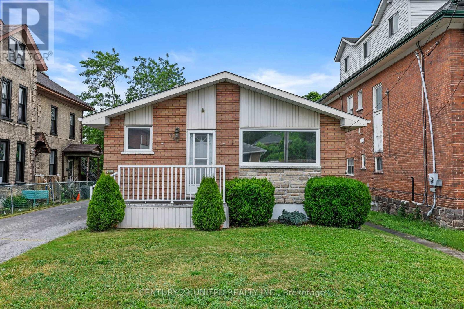 744 WATER STREET, peterborough north (south), Ontario