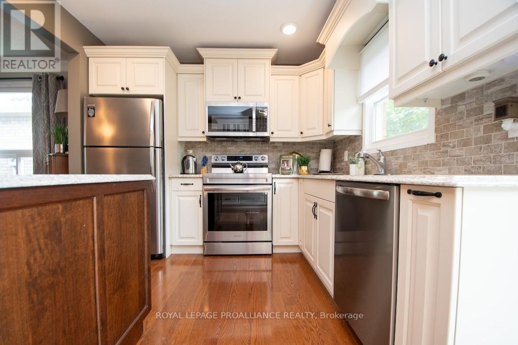 1759 Stenson Boulevard, Peterborough West (South), Ontario  K9K 2E8 - Photo 13 - X12239360