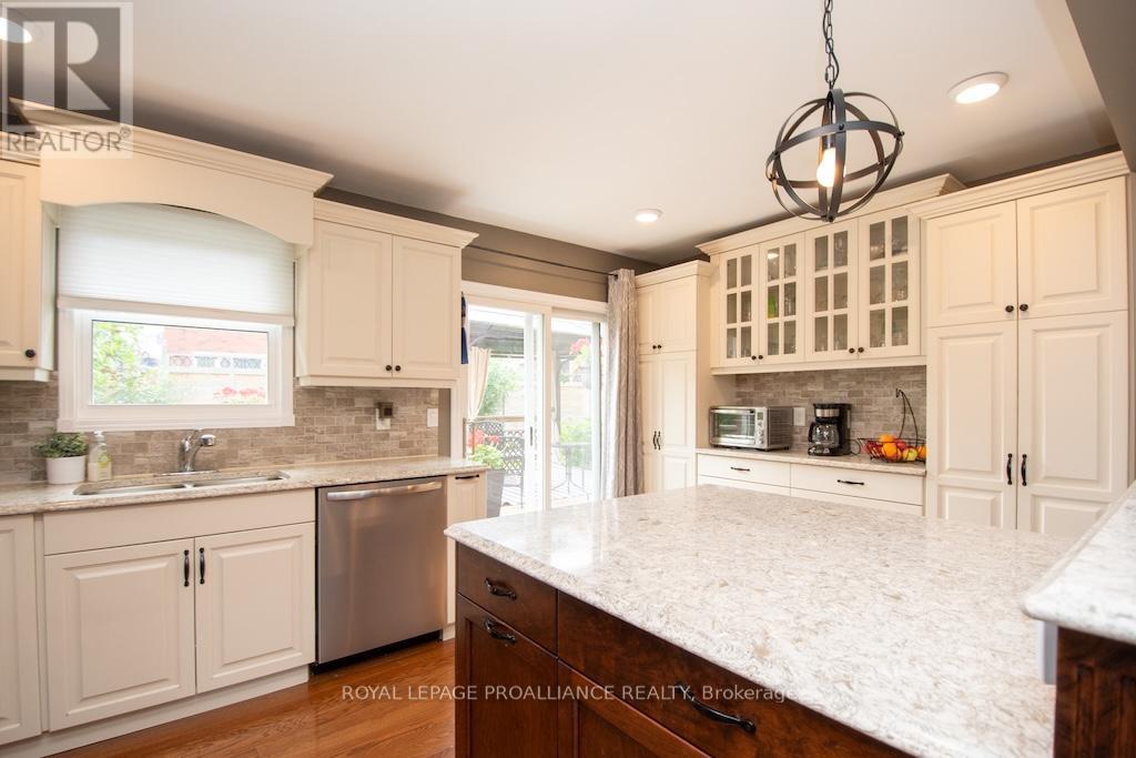 1759 Stenson Boulevard, Peterborough West (South), Ontario  K9K 2E8 - Photo 14 - X12239360