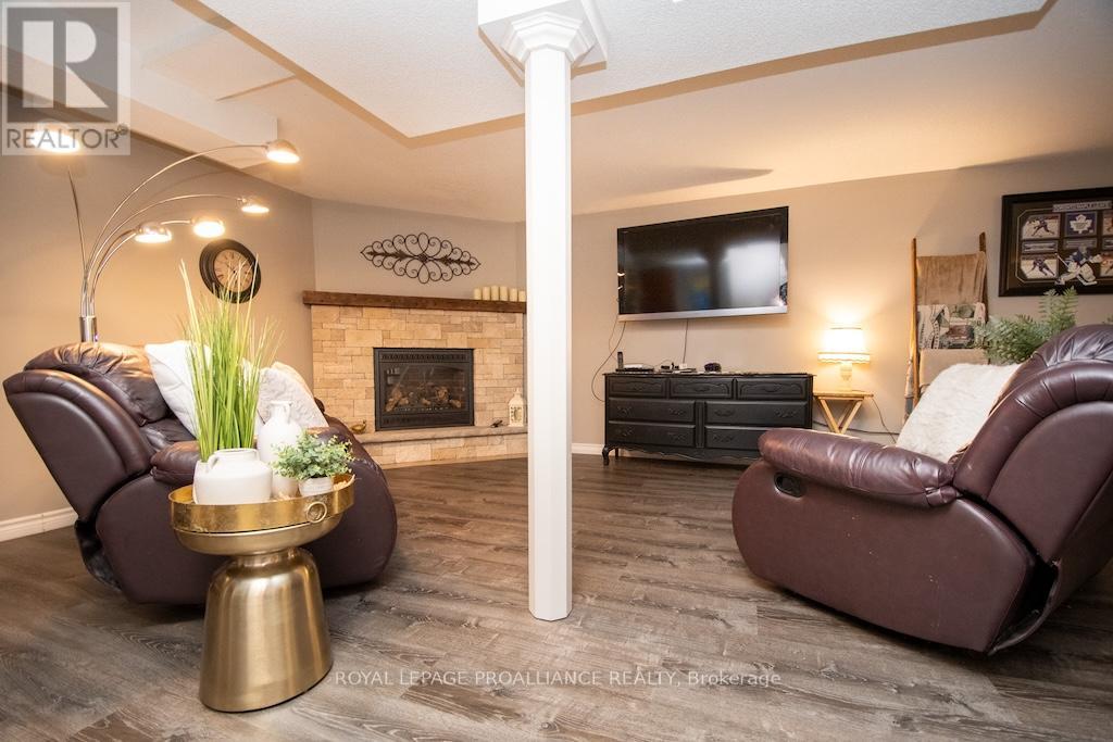 1759 Stenson Boulevard, Peterborough West (South), Ontario  K9K 2E8 - Photo 35 - X12239360