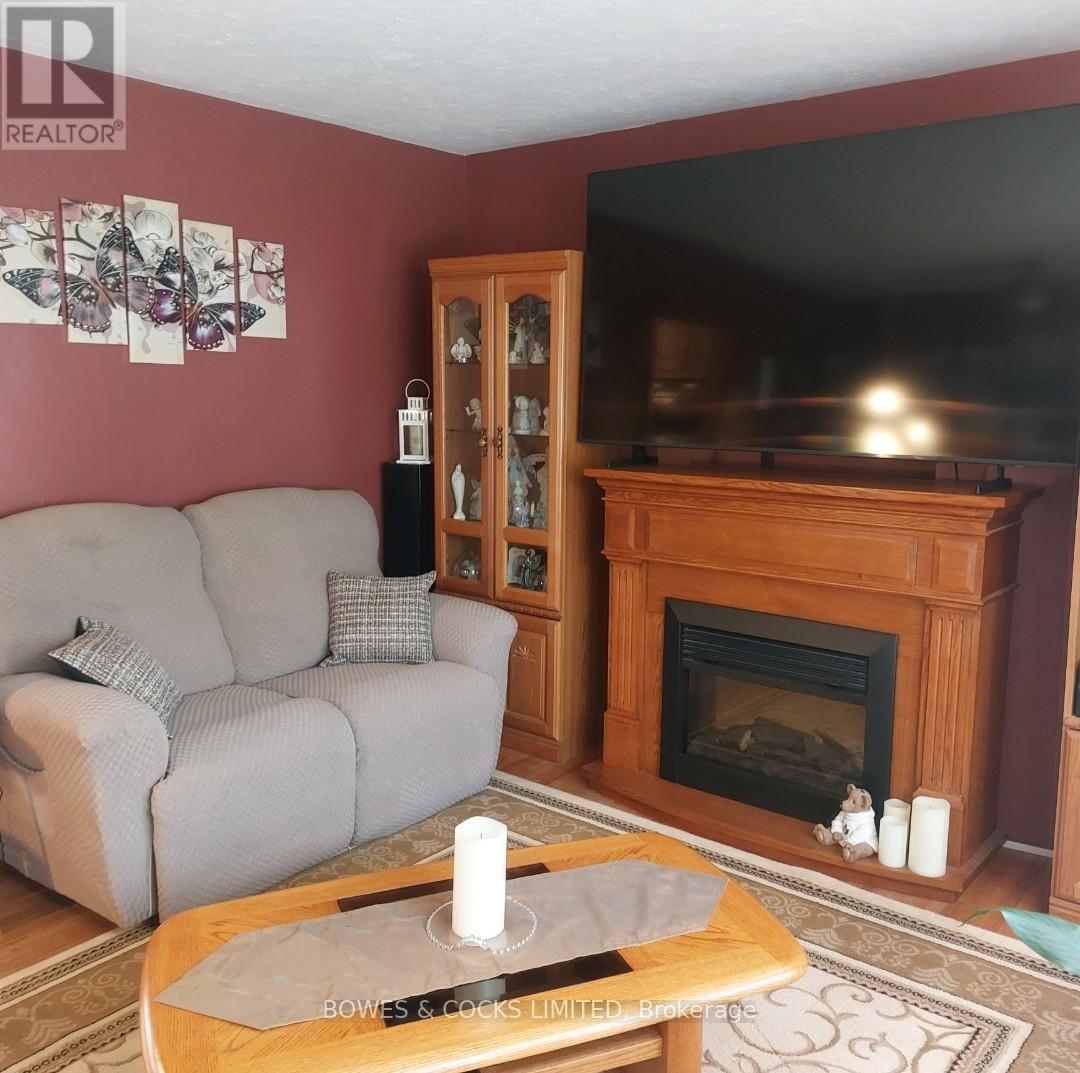 99 Maple Street, Bancroft (Bancroft Ward), Ontario  K0L 1C0 - Photo 10 - X12239446
