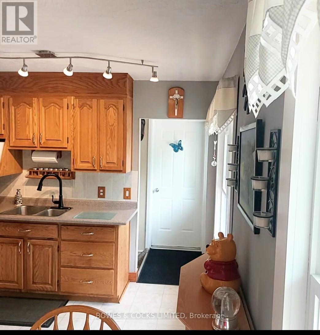 99 Maple Street, Bancroft (Bancroft Ward), Ontario  K0L 1C0 - Photo 3 - X12239446