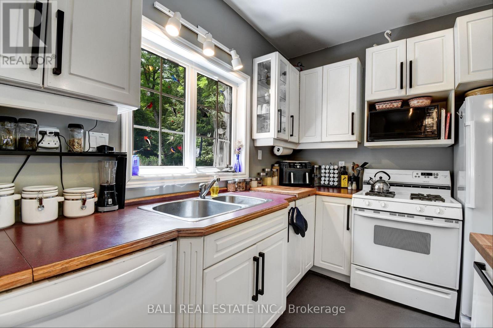 110 Lillian Lane, Tudor And Cashel (Tudor Ward), Ontario  K0L 1W0 - Photo 8 - X12239593
