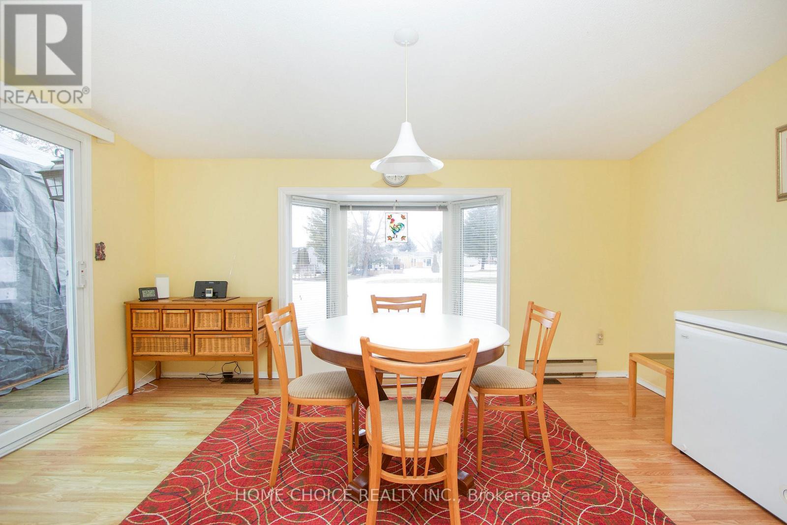 8 Seventh Hole Court, Clarington (Newcastle), Ontario  L1B 1B5 - Photo 12 - E12239534