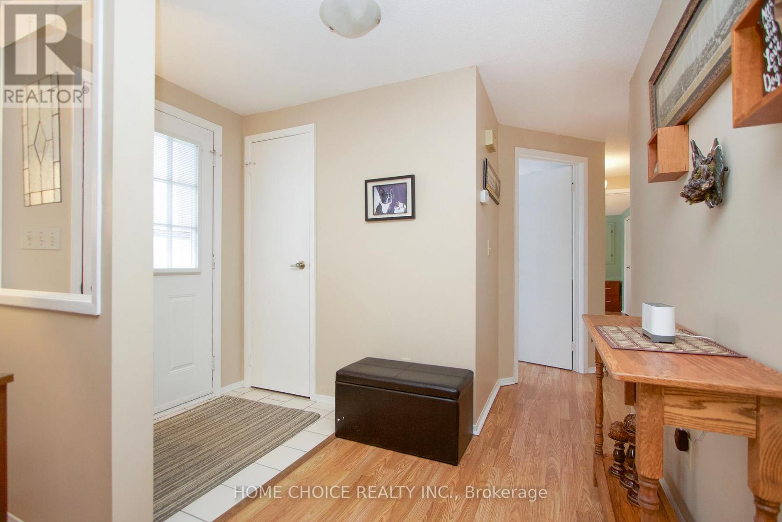 8 Seventh Hole Court, Clarington (Newcastle), Ontario  L1B 1B5 - Photo 3 - E12239534