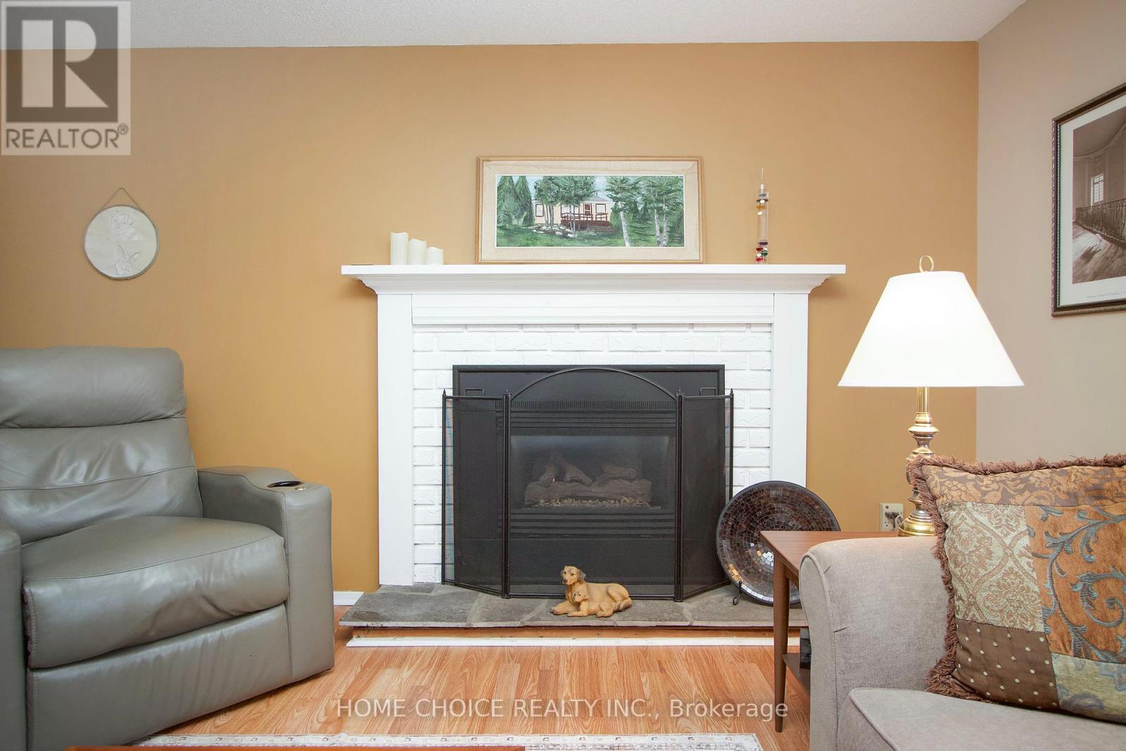 8 Seventh Hole Court, Clarington (Newcastle), Ontario  L1B 1B5 - Photo 5 - E12239534