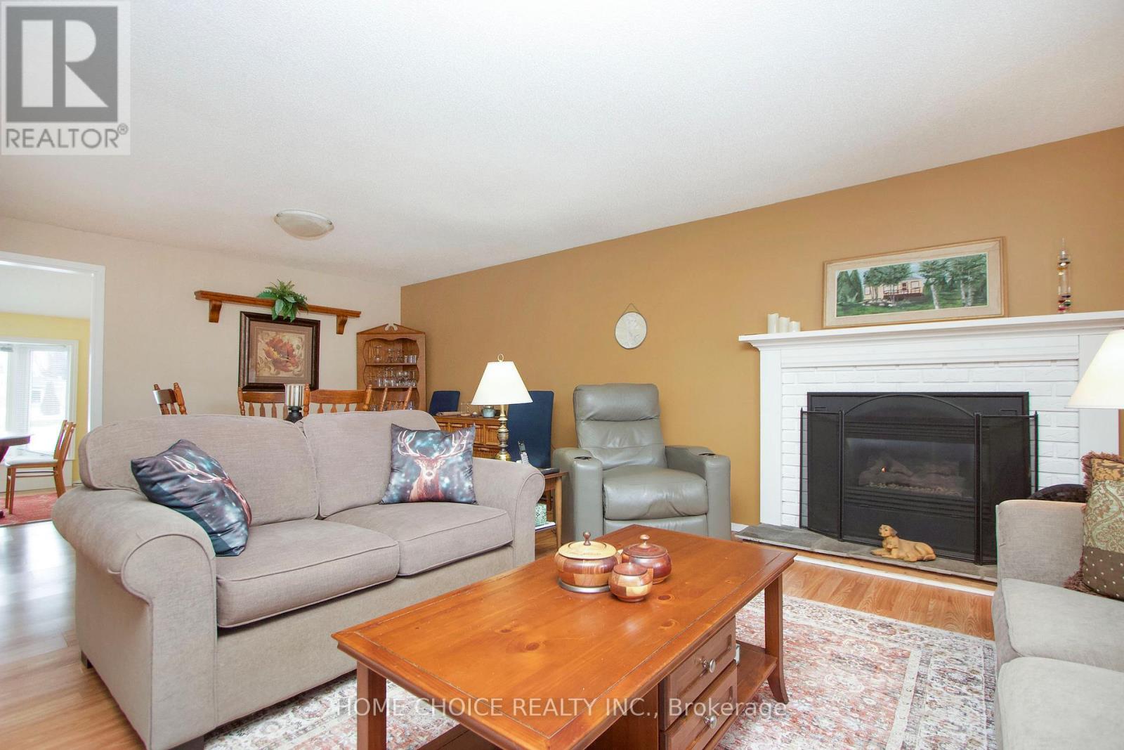 8 Seventh Hole Court, Clarington (Newcastle), Ontario  L1B 1B5 - Photo 6 - E12239534