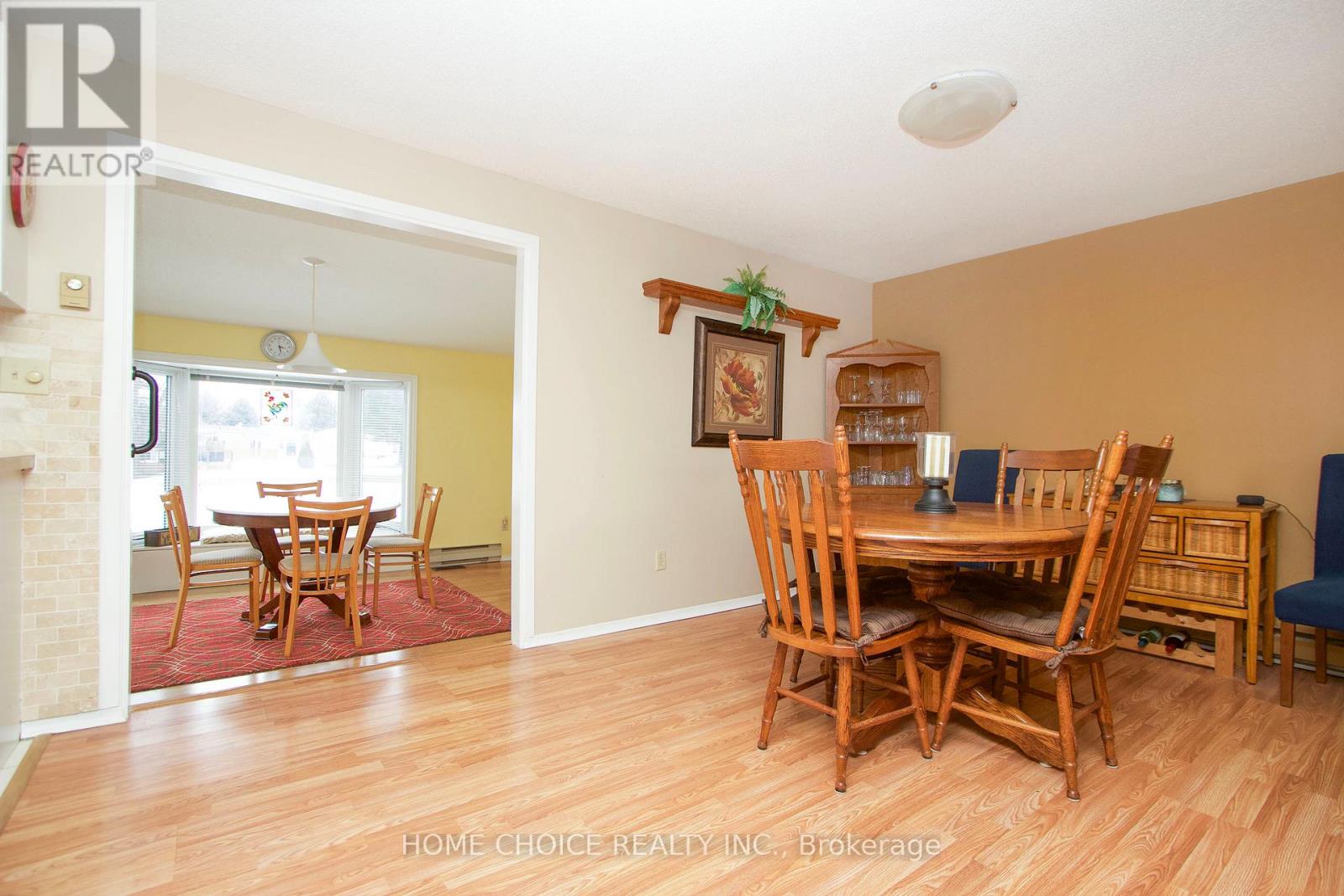 8 Seventh Hole Court, Clarington (Newcastle), Ontario  L1B 1B5 - Photo 7 - E12239534