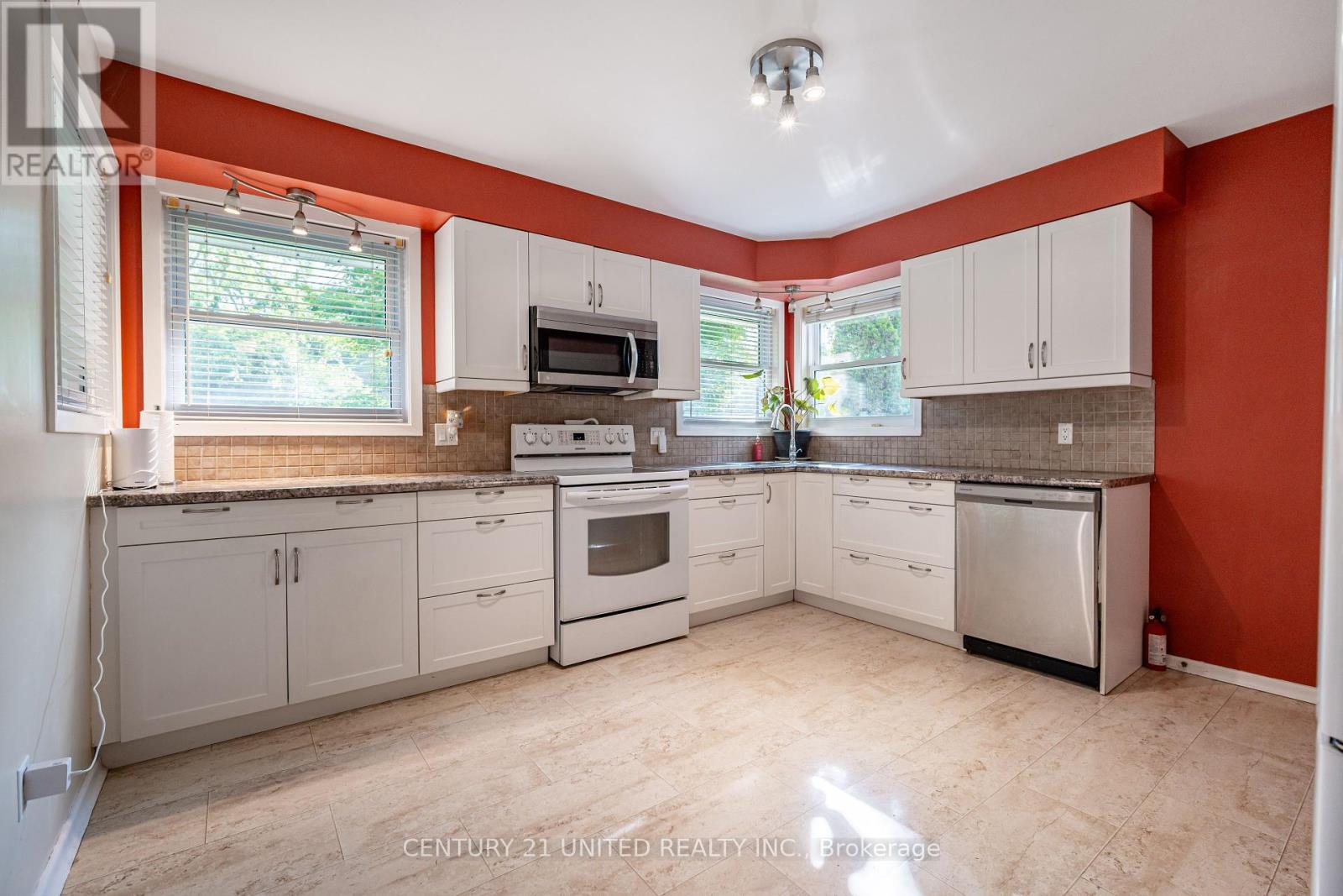 4483 Highway 28, Selwyn, Ontario  K0L 2H0 - Photo 16 - X12239936