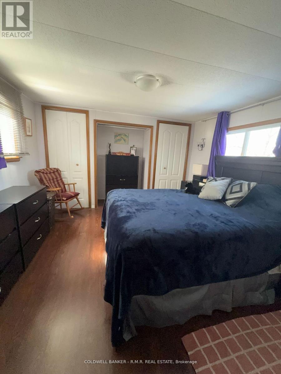 10 Driftwood Crescent, Kawartha Lakes (Ops), Ontario  K9V 0K1 - Photo 17 - X12240340