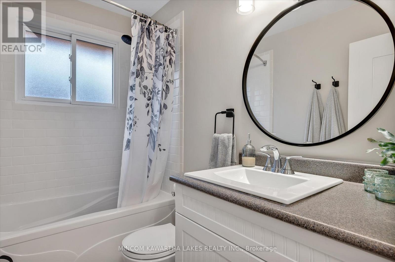 484 Raymond Street, Peterborough North (South), Ontario  K9H 5M8 - Photo 23 - X12240348